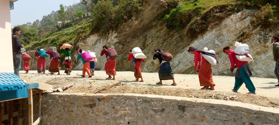 बाजुराका सबै स्थानिय तहमा विद्यार्थीका घरमा लैजाने खाधन्न वितरण