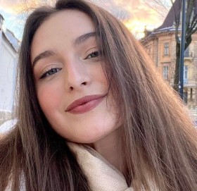 युक्रेन संकटमा भाइरल बनेकी टिकटक स्टार