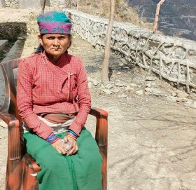 आर्थिक अभाबमा हुम्लाकि होइजाली पाठेघर रोग पाल्दै