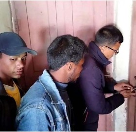 बडीमालिका ९ को वडा कार्यालयमा स्थानीयद्धारा ताला बन्दी