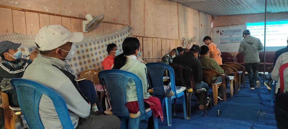 बाजुराका ५८ हजार बालबालिकालाई टाईफाईट बिरूद्धकाे खोप लगाईदै