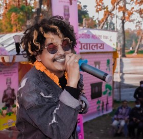 गायक टंक तिमिल्सेनाले अछाममा मेयरका लागि स्वतन्त्र उम्मेदवारी दिँदै