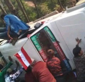 नेपाली काँग्रेसका कार्यकर्ता बोकेको जिप दुर्घटना