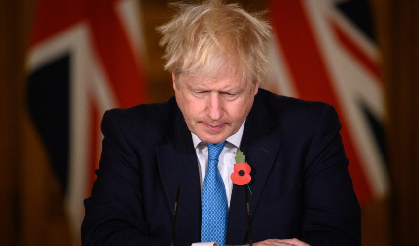 बेलायतका प्रधानमन्त्रीलाई प्रहरीले जरिवाना तिराउने