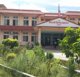 कैलाली अदालतले नै दिन्छ प्रहरीलाई फरार अभियुक्तको झुटो विवरण