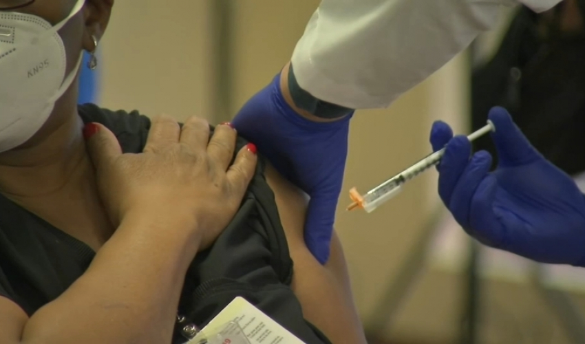 ६१ वर्षीय पुरुषले लगाए कोभिड–१९ को ९० डोज खोप