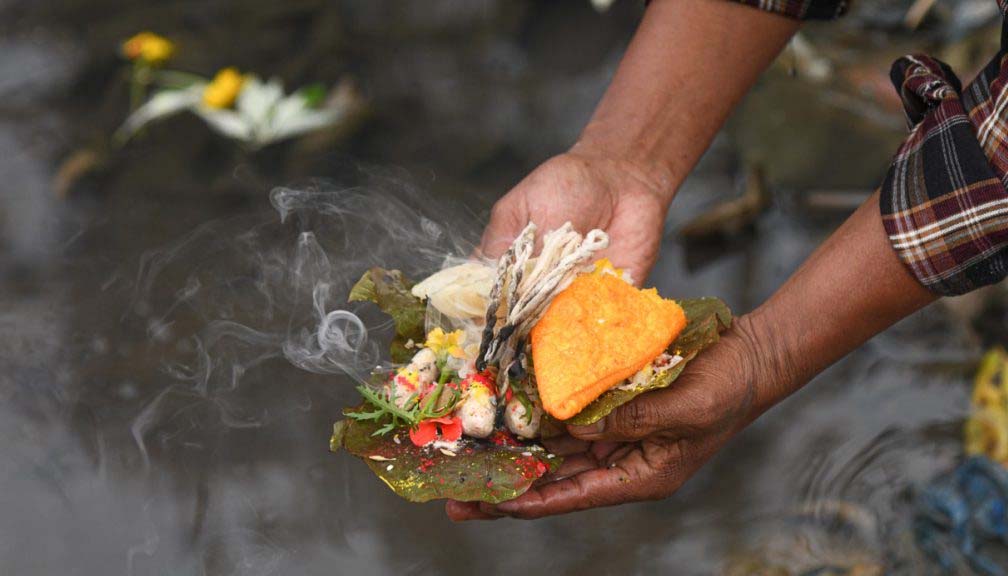 आमाको मुख हेर्ने पर्व अर्थात् मातृ सम्मान दिवस मनाइँदै