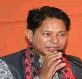 नेपाली काँग्रेस बाजुराका पुर्व सचिव अएडीद्धारा त्रिबेणी नगरको मेयरमा स्वतन्त्रबाट उम्मेदवारी दिए