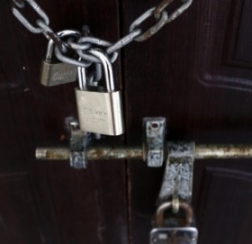 प्राध्यापकहरुले नै क्याम्पसमा ताला ठोके