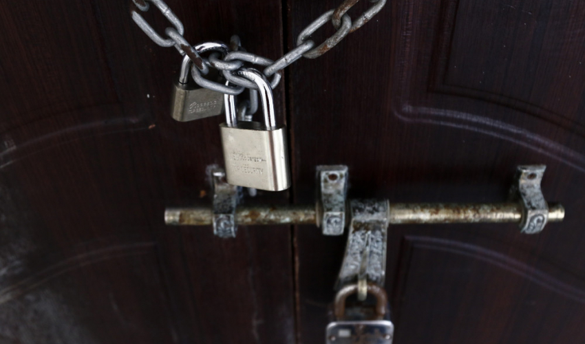 प्राध्यापकहरुले नै क्याम्पसमा ताला ठोके