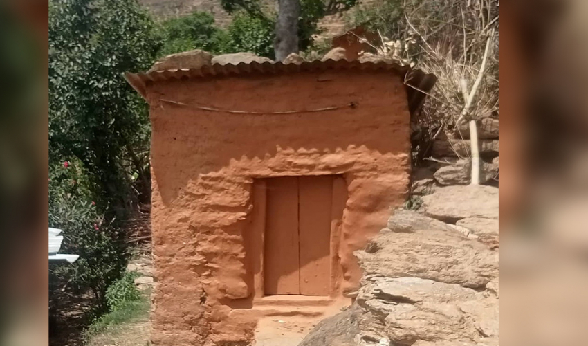 डोटीमा छाउगोठ भत्किए तर बाख्रा खोरमा पोखिन्छ पीडा