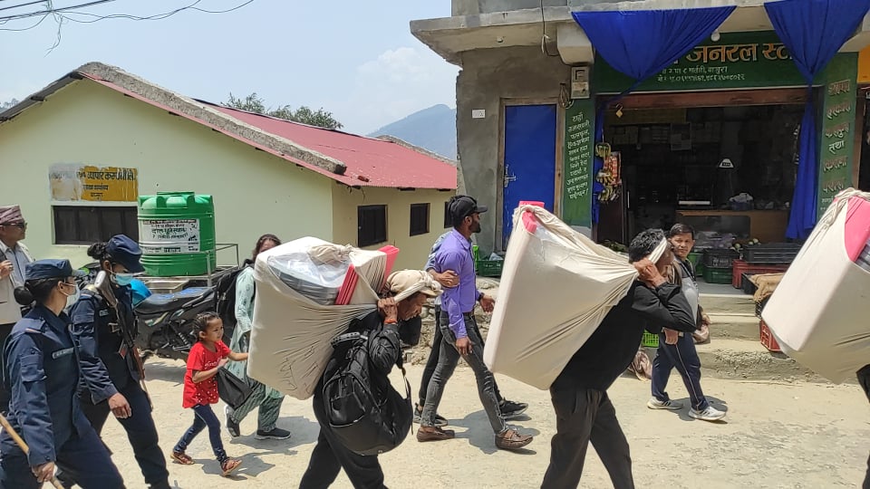 बाजुराका सबै ठाउँमा मतदान अधिकृत र साम्रगी पुग्यो