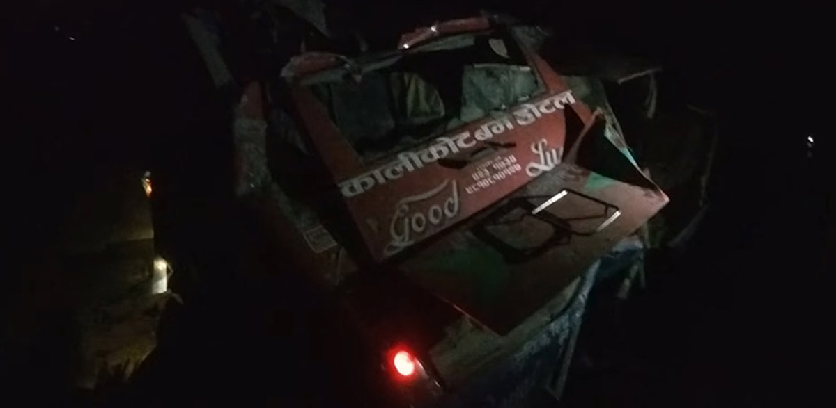 दैलेखमा बस दुर्घटना : मृतक चारै जनाको पहिचान खुल्यो, ३९ घाइते