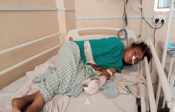 बुद्धको जहाजले छाडेको बाजुराकी लोकशरी १८ घण्टाको एम्बुलेन्स यात्रापछि काठमाडौंमा, उपचार शुरु