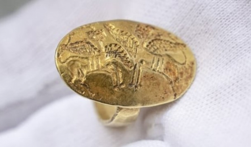 दोस्रो विश्व युद्धको समयमा चोरी भएको सुनको औंठी ग्रीस फिर्ता