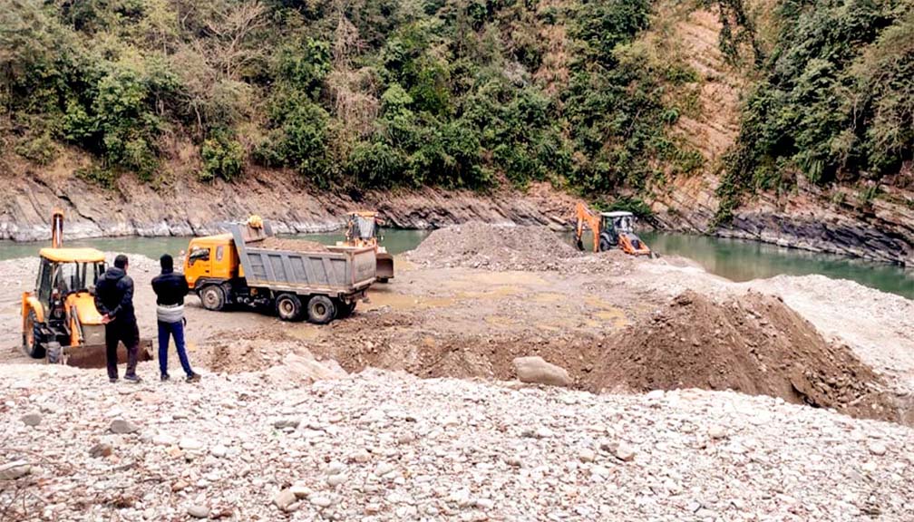 सरकारले फेरि ल्यायो ढुंगा निर्यात कार्यक्रम