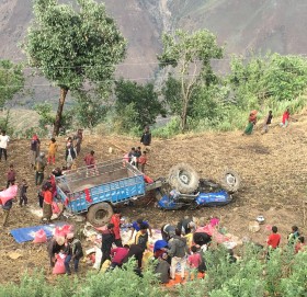 बाजुराकाे जगन्नाथमा ट्याक्टर दुर्घटनामा परी ३ जना घाईते, अबस्था गम्भीर