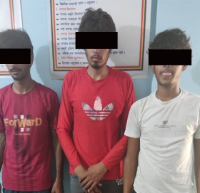 लिफ्ट मागेर बुढीतोलामा कर्मचारी लुट्ने ३ जना सार्वजनिक