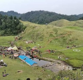 खप्तड राष्ट्रिय निकुञ्जमा एक बर्षमा पुगे तीन हजार बढी पर्यटक