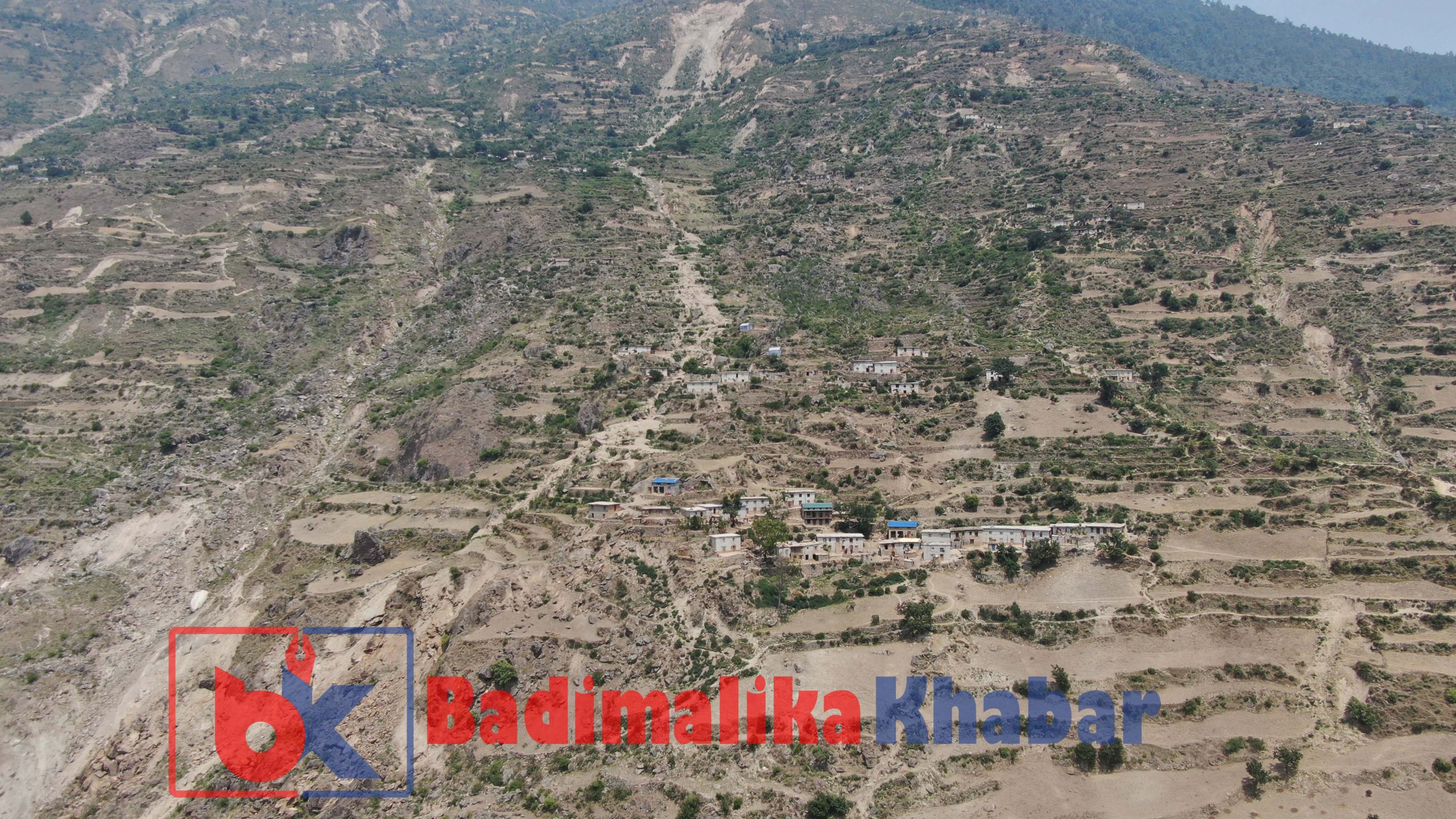 मुक्तिकोटको माझगाउँ पहिरोले गाउँ नै चिराचिरा, ५१ परिवार उच्च जोखिममा