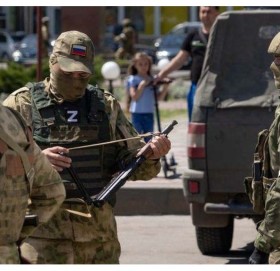 कब्जा गरेका युक्रेनी सहरमा रुसले पासपोर्ट बाँड्न थाल्यो