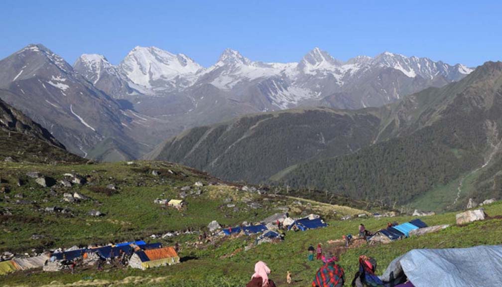 ‘देवी खुसी पार्न छाउ सुकाउन्या ओख्थो’