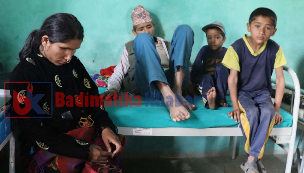 बिचल्लीमा बासमती थापाको ५ जना परिवार (भिडीयाे सहित)