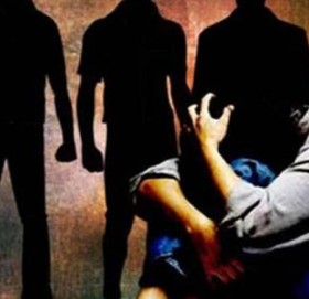 कञ्चनपुरमा ‘सेक्स भिडिओ’ भाइरल गर्ने धम्की दिएर प्रेमीकै अगाडि प्रेमिकाको सामूहिक बलात्कार