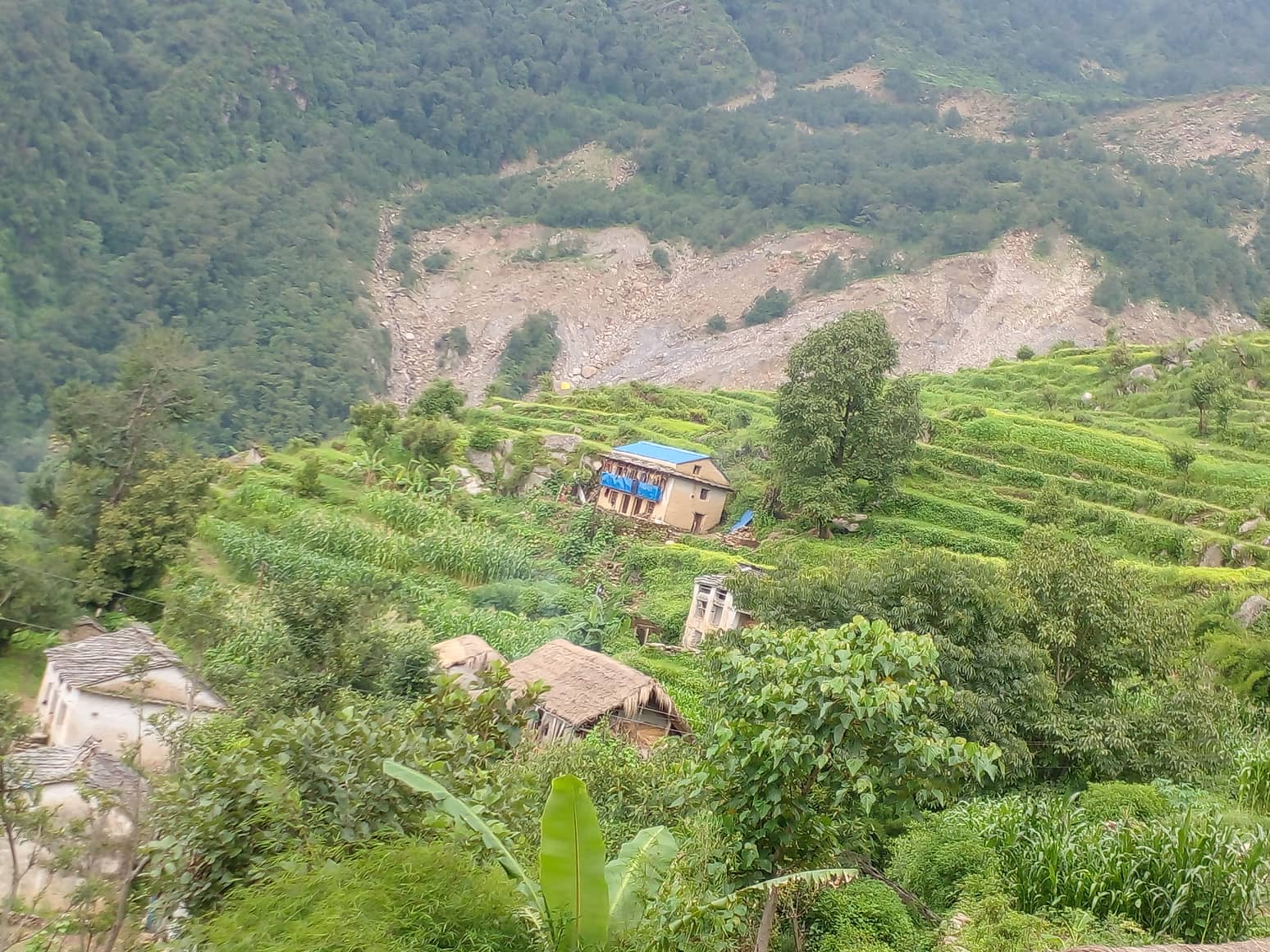 खप्तड छेडेदह गाउपालिका वडा नं ३ धनाल्त बस्ती उच्च जोखिममा