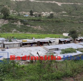 कर्णाली करिडोर निर्माण पछि बस्ति सरदै सड्कको छेउमा