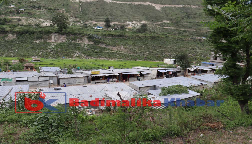 कर्णाली करिडोर निर्माण पछि बस्ति सरदै सड्कको छेउमा