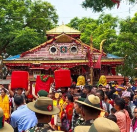 डोटीबाट सरकारी टाेली  बडीमालिका प्रस्थान