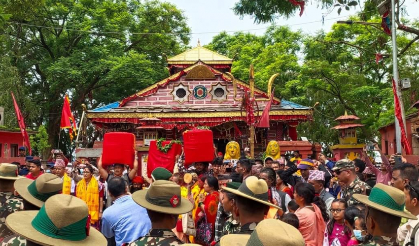 डोटीबाट सरकारी टाेली बडीमालिका प्रस्थान