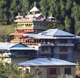 घरबाट भागेका प्रेमी प्रेमिकालाई शरण दिने मन्दिर