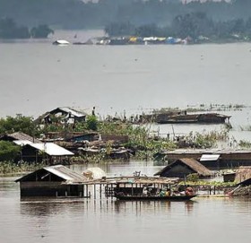 आसाममा बाढीबाट १७४ जनाको मृत्यु