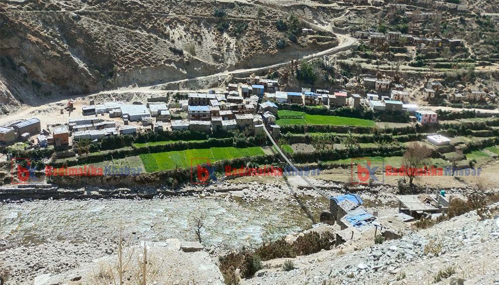 झोलुङ्गे पुलले प्रहरीको सुबिधामा बिभेद, कवाडीमा बजार एउटै तर सुबिधा फरक