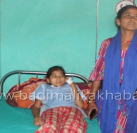 बाजुराकी १३ बर्षिया बालिका रगत अभावमा अस्पतालको बेडमा छटपटाउदै