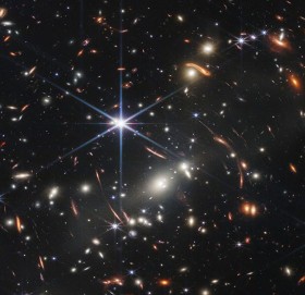 ब्रह्माण्डको पहिलो रंगिन तस्वीर सार्वजनिक