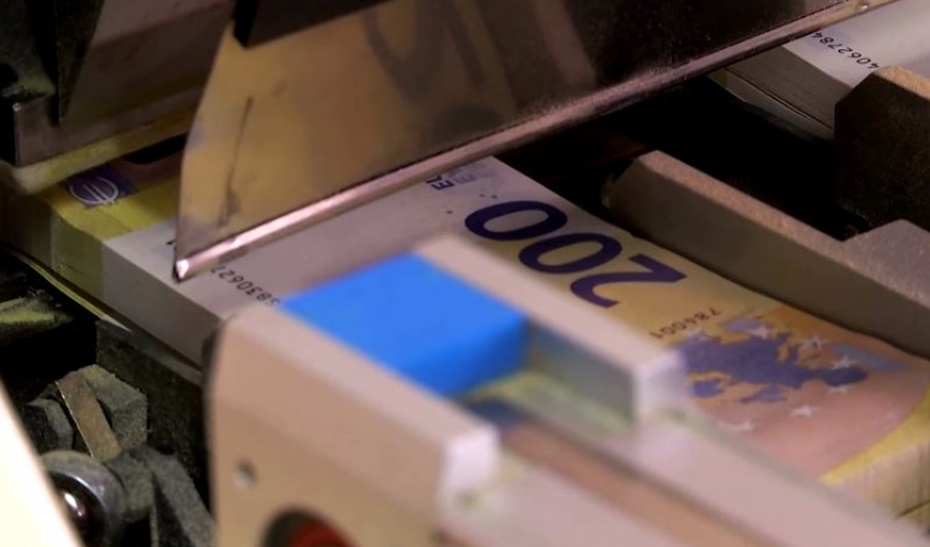 २० वर्षपछि अमेरिकी डलर र युरोको भाउ बराबरी