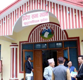 बजेट छलफललाई लिएर सुदूरपश्चिममा मन्त्री र सत्तारुढ सांसदबीच चर्काचर्की