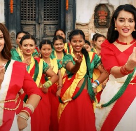 फिल्म ‘राधा’को तीज गीत ‘पाउमा पाउजु’मा सृष्टि र प्रियंका (भिडिओ)