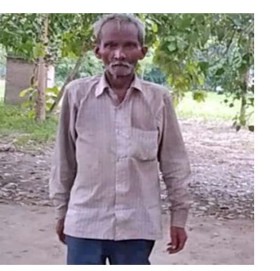 अत्याचार रोक्न भन्दै २२ वर्षदेखि नुहाएका छैनन् यी वृद्धले