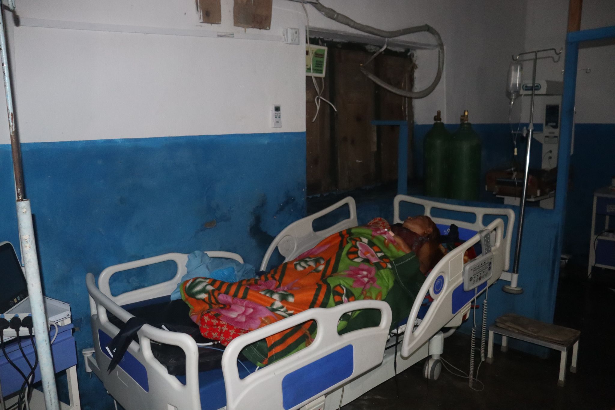 बाजुरामा ३ दिन देखी हेलिकप्टरको पर्खाइमा गर्भवती महिला