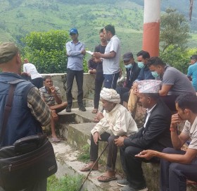 साँफे मार्तडी सडकको द्धारी पहिरोको बैकल्पीक मार्ग खोल्न पहल गर्दै बुढीगंगा