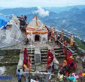 बडिमालिका र बुढिनन्दामा एकै साथ धामिर्क मेला सुरु