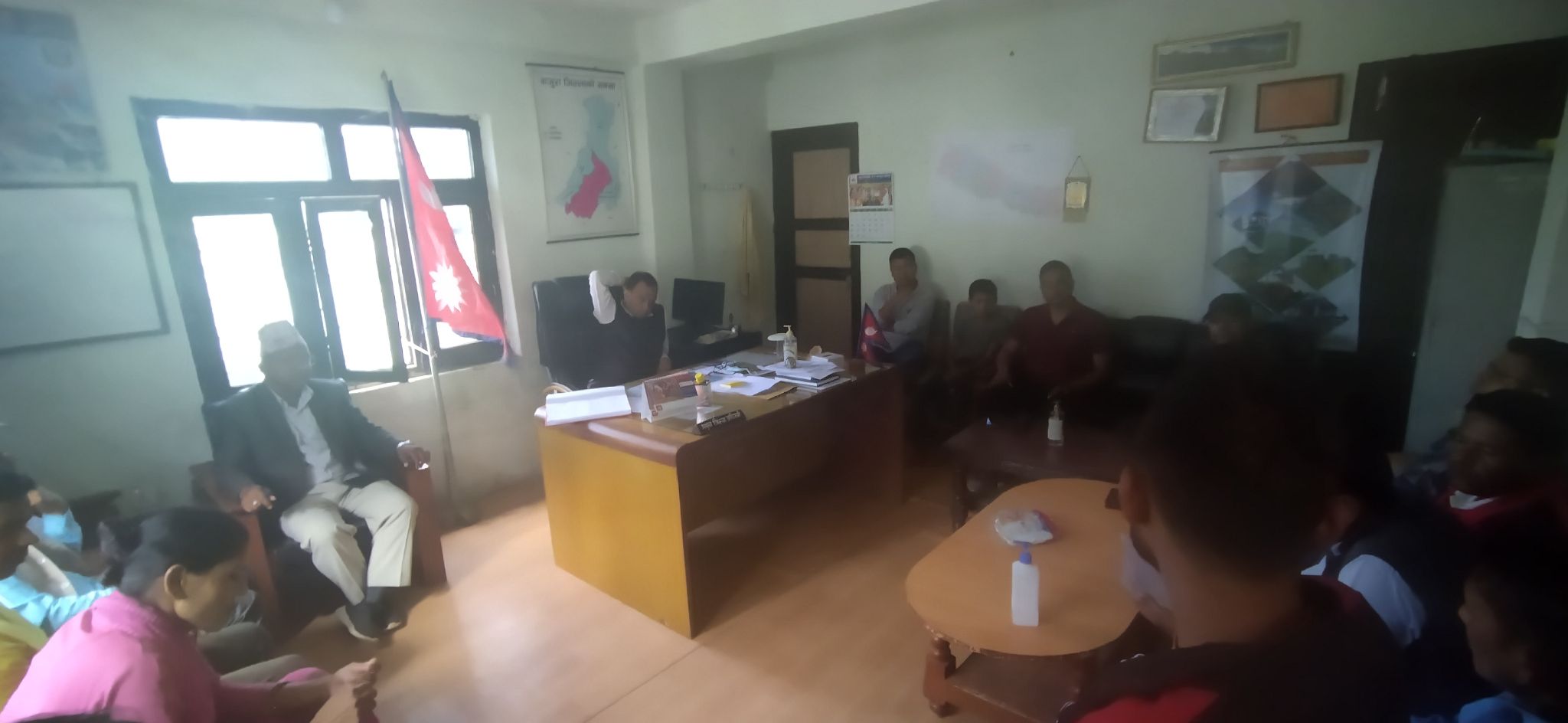 बाजुरामा करेन्ट लागेर मृत्यु भएका रावलको परिवारलाई क्षेतिपुर्ती दिने सहमती