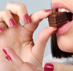 गज्जबको जागिर : काम चकलेट खाने, तलब १ करोड !