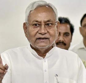 बिहारका मुख्यमन्त्री नीतिश कुमारले दिए राजीनामा