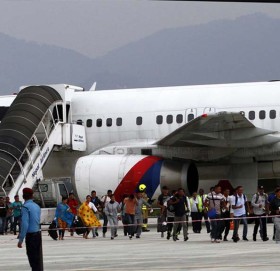 विदेशी नागरिक नेपाली विमानस्थलबाट तेस्रो मुलुक जान बाटो खुल्यो