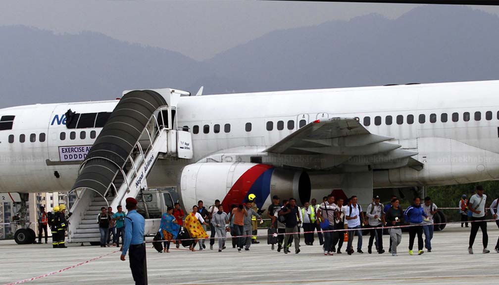 विदेशी नागरिक नेपाली विमानस्थलबाट तेस्रो मुलुक जान बाटो खुल्यो